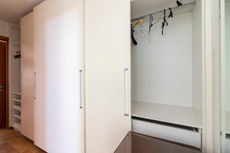 Apartamento à venda com 126m², 3 quartos e 3 vagas Apartamento à venda com 126m², 3 quartos e 3 vagasSuíte 3