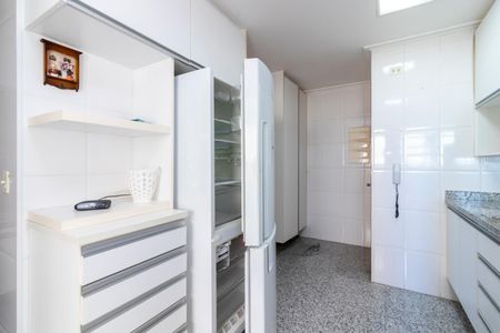 Apartamento à venda com 126m², 3 quartos e 3 vagas Apartamento à venda com 126m², 3 quartos e 3 vagasCozinha