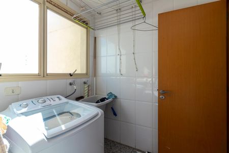 Apartamento à venda com 126m², 3 quartos e 3 vagas Apartamento à venda com 126m², 3 quartos e 3 vagasÁrea de Serviço
