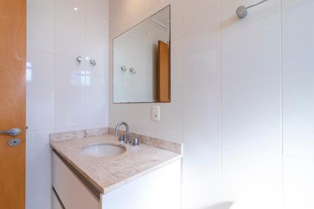 Apartamento à venda com 126m², 3 quartos e 3 vagas Apartamento à venda com 126m², 3 quartos e 3 vagasBanheiro da Suíte 2