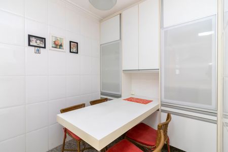 Apartamento à venda com 126m², 3 quartos e 3 vagas Apartamento à venda com 126m², 3 quartos e 3 vagasCozinha