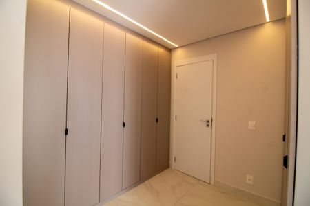 Apartamento para alugar com 140m², 2 quartos e 2 vagasCloset da suíte 2