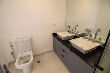 Apartamento para alugar com 140m², 2 quartos e 2 vagasBanheiro da Suíte 2 - Senhora
