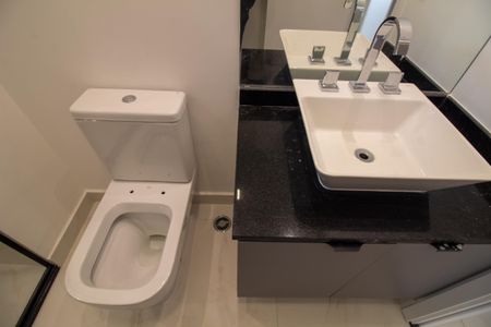 Apartamento para alugar com 140m², 2 quartos e 2 vagasBanheiro da Suíte 2 - Senhor