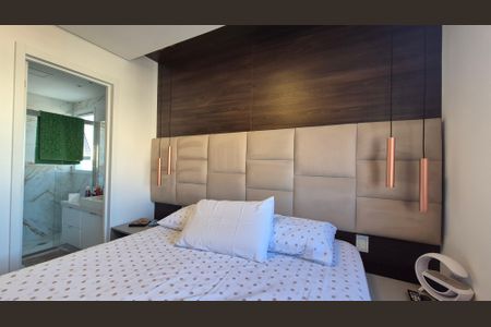 Apartamento à venda com 123m², 2 quartos e 2 vagas Apartamento à venda com 123m², 2 quartos e 2 vagasSuíte