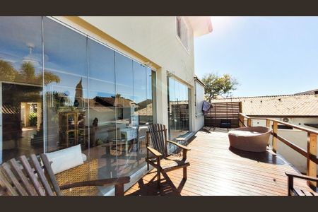 Casa de condomínio à venda com 230m², 4 quartos e 3 vagas Casa de condomínio à venda com 230m², 4 quartos e 3 vagasÁrea gourmet