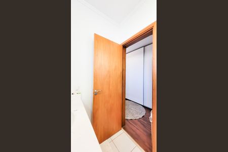 Casa de condomínio à venda com 230m², 4 quartos e 3 vagas Casa de condomínio à venda com 230m², 4 quartos e 3 vagasBanheiro Suite 2