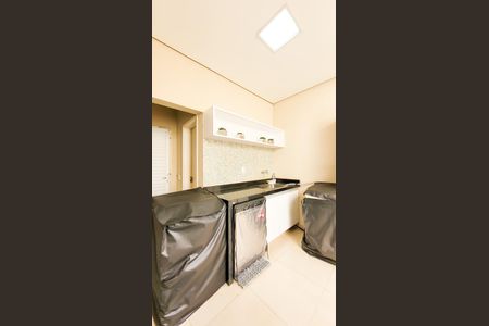 Casa de condomínio à venda com 230m², 4 quartos e 3 vagas Casa de condomínio à venda com 230m², 4 quartos e 3 vagasBanheiro de serviço