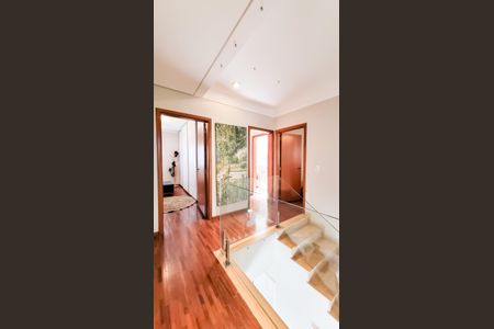 Casa de condomínio à venda com 230m², 4 quartos e 3 vagas Casa de condomínio à venda com 230m², 4 quartos e 3 vagasCorredor das Suites