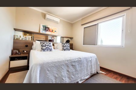 Casa de condomínio à venda com 230m², 4 quartos e 3 vagas Casa de condomínio à venda com 230m², 4 quartos e 3 vagasSuíte 1