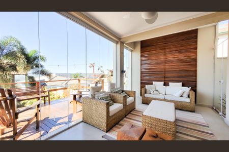 Casa de condomínio à venda com 230m², 4 quartos e 3 vagas Casa de condomínio à venda com 230m², 4 quartos e 3 vagasÁrea gourmet
