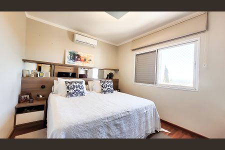 Casa de condomínio à venda com 230m², 4 quartos e 3 vagas Casa de condomínio à venda com 230m², 4 quartos e 3 vagasSuíte 1