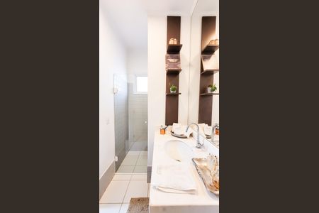 Casa de condomínio à venda com 230m², 4 quartos e 3 vagas Casa de condomínio à venda com 230m², 4 quartos e 3 vagasBanheiro Suite 4