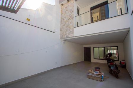 Casa à venda com 230m², 3 quartos e 4 vagasGaragem