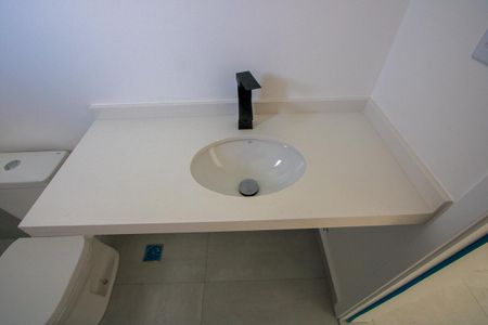 Casa à venda com 230m², 3 quartos e 4 vagasBanheiro da Suíte 1