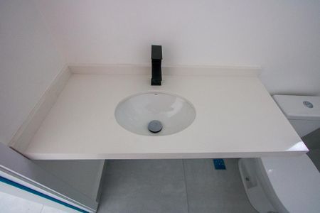 Casa à venda com 230m², 3 quartos e 4 vagasBanheiro da Suíte 2