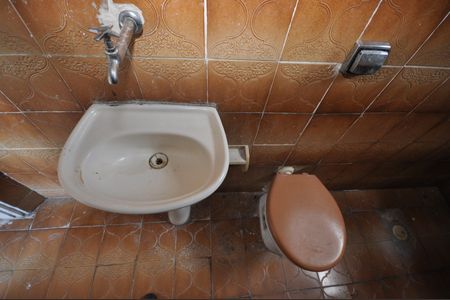 Casa à venda com 105m², 3 quartos e sem vagaBanheiro 1