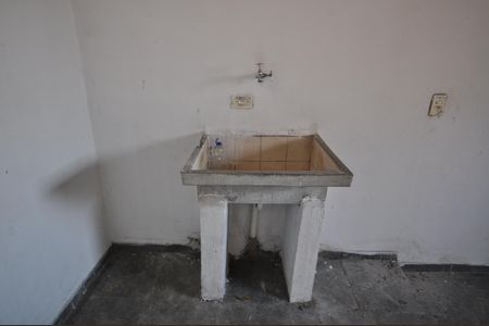 Casa à venda com 105m², 3 quartos e sem vagaÁrea de serviço