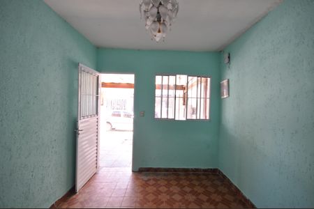 Casa à venda com 105m², 3 quartos e sem vagaSala