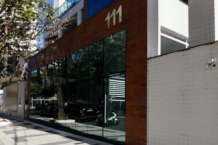 Apartamento para alugar com 95m², 3 quartos e 2 vagas Apartamento para alugar com 95m², 3 quartos e 2 vagasFachada