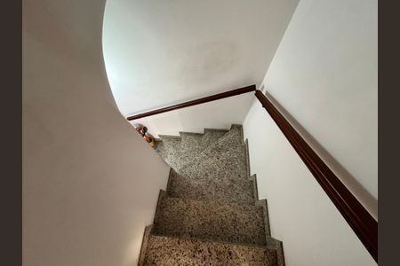 Casa de condomínio à venda com 85m², 3 quartos e 1 vagaEscada P/ Primerio Andar