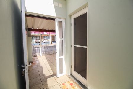 Casa à venda com 100m², 3 quartos e 2 vagas Casa à venda com 100m², 3 quartos e 2 vagasQuintal