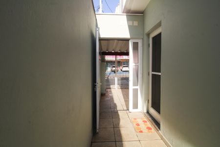 Casa à venda com 100m², 3 quartos e 2 vagas Casa à venda com 100m², 3 quartos e 2 vagasQuintal