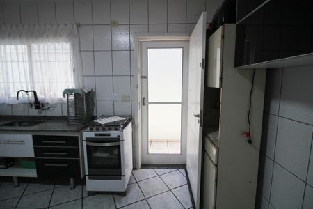 Casa à venda com 100m², 3 quartos e 2 vagas Casa à venda com 100m², 3 quartos e 2 vagasCozinha