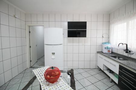 Casa à venda com 100m², 3 quartos e 2 vagas Casa à venda com 100m², 3 quartos e 2 vagasCozinha