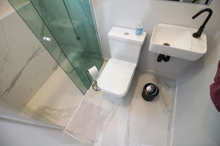 Casa à venda com 100m², 3 quartos e 2 vagas Casa à venda com 100m², 3 quartos e 2 vagasBanheiro Suite 2