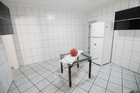 Casa à venda com 100m², 3 quartos e 2 vagas Casa à venda com 100m², 3 quartos e 2 vagasCozinha