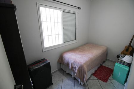 Casa à venda com 100m², 3 quartos e 2 vagas Casa à venda com 100m², 3 quartos e 2 vagasQuarto