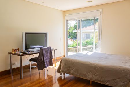 Casa à venda com 600m², 6 quartos e 6 vagas Casa à venda com 600m², 6 quartos e 6 vagasQuarto 1