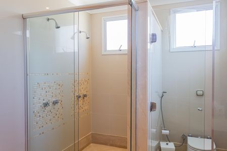 Casa à venda com 600m², 6 quartos e 6 vagas Casa à venda com 600m², 6 quartos e 6 vagasBanheiro da Suíte 1