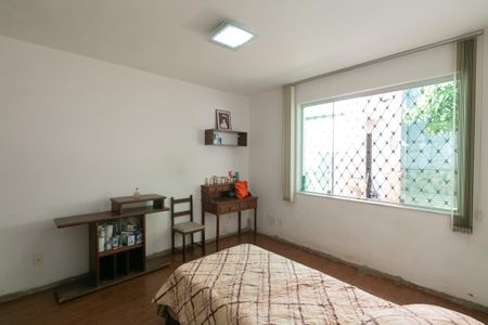 Casa à venda com 379m², 3 quartos e 1 vaga Casa à venda com 379m², 3 quartos e 1 vagaQuarto 3