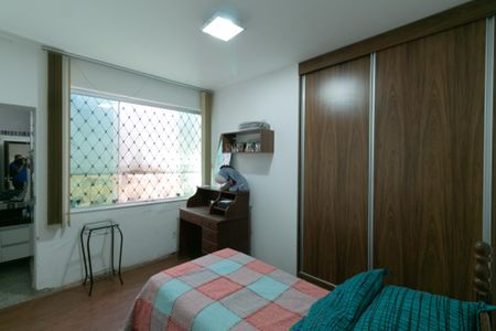 Casa à venda com 379m², 3 quartos e 1 vaga Casa à venda com 379m², 3 quartos e 1 vagaQuarto 2