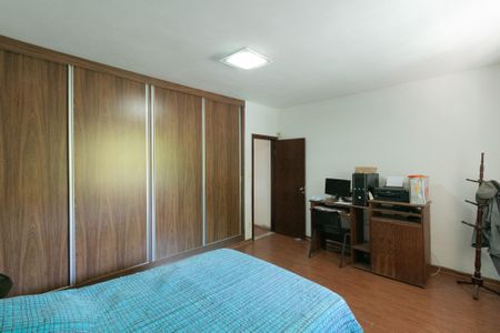 Casa à venda com 379m², 3 quartos e 1 vaga Casa à venda com 379m², 3 quartos e 1 vagaQuarto