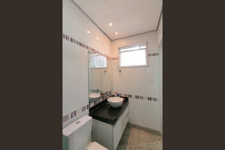 Casa à venda com 379m², 3 quartos e 1 vaga Casa à venda com 379m², 3 quartos e 1 vagaBanheiro do Quarto 2