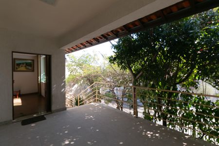 Casa à venda com 379m², 3 quartos e 1 vaga Casa à venda com 379m², 3 quartos e 1 vagaÁrea comum