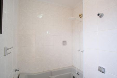 Casa à venda com 180m², 4 quartos e 2 vagasBanheiro da Suíte