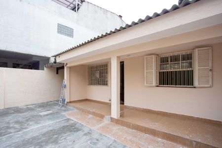 Casa à venda com 90m², 2 quartos e 2 vagasQuintal
