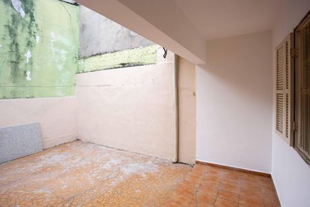 Casa à venda com 90m², 2 quartos e 2 vagasQuintal
