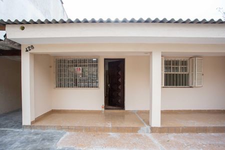 Casa à venda com 90m², 2 quartos e 2 vagasQuintal
