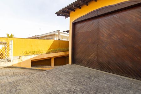 Casa à venda com 500m², 5 quartos e 6 vagas Casa à venda com 500m², 5 quartos e 6 vagasFrente da Casa