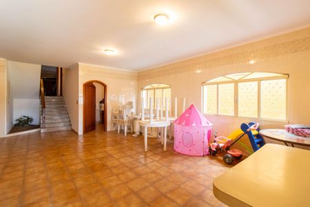 Casa à venda com 500m², 5 quartos e 6 vagas Casa à venda com 500m², 5 quartos e 6 vagasÁrea comum