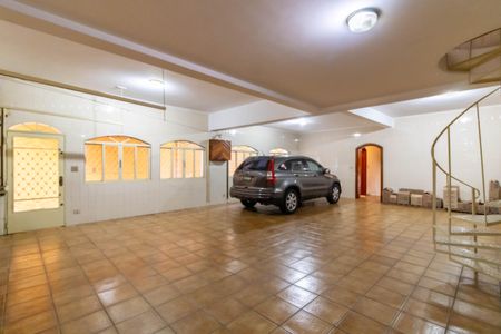 Casa à venda com 500m², 5 quartos e 6 vagas Casa à venda com 500m², 5 quartos e 6 vagasGaragem