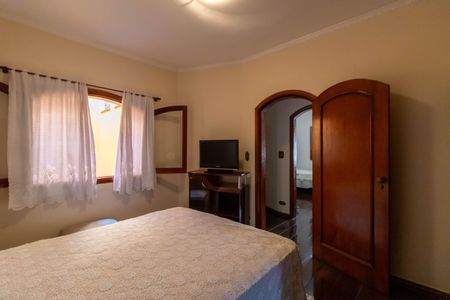 Casa à venda com 500m², 5 quartos e 6 vagas Casa à venda com 500m², 5 quartos e 6 vagasSuíte 2