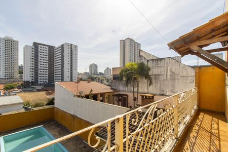 Casa à venda com 500m², 5 quartos e 6 vagas Casa à venda com 500m², 5 quartos e 6 vagasSacada da Área de Serviço
