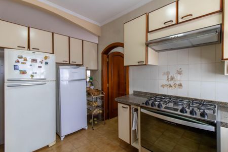 Casa à venda com 500m², 5 quartos e 6 vagas Casa à venda com 500m², 5 quartos e 6 vagasCozinha