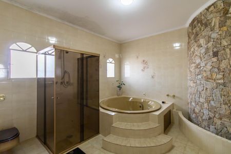 Casa à venda com 500m², 5 quartos e 6 vagas Casa à venda com 500m², 5 quartos e 6 vagasSuíte 1 Banheiro